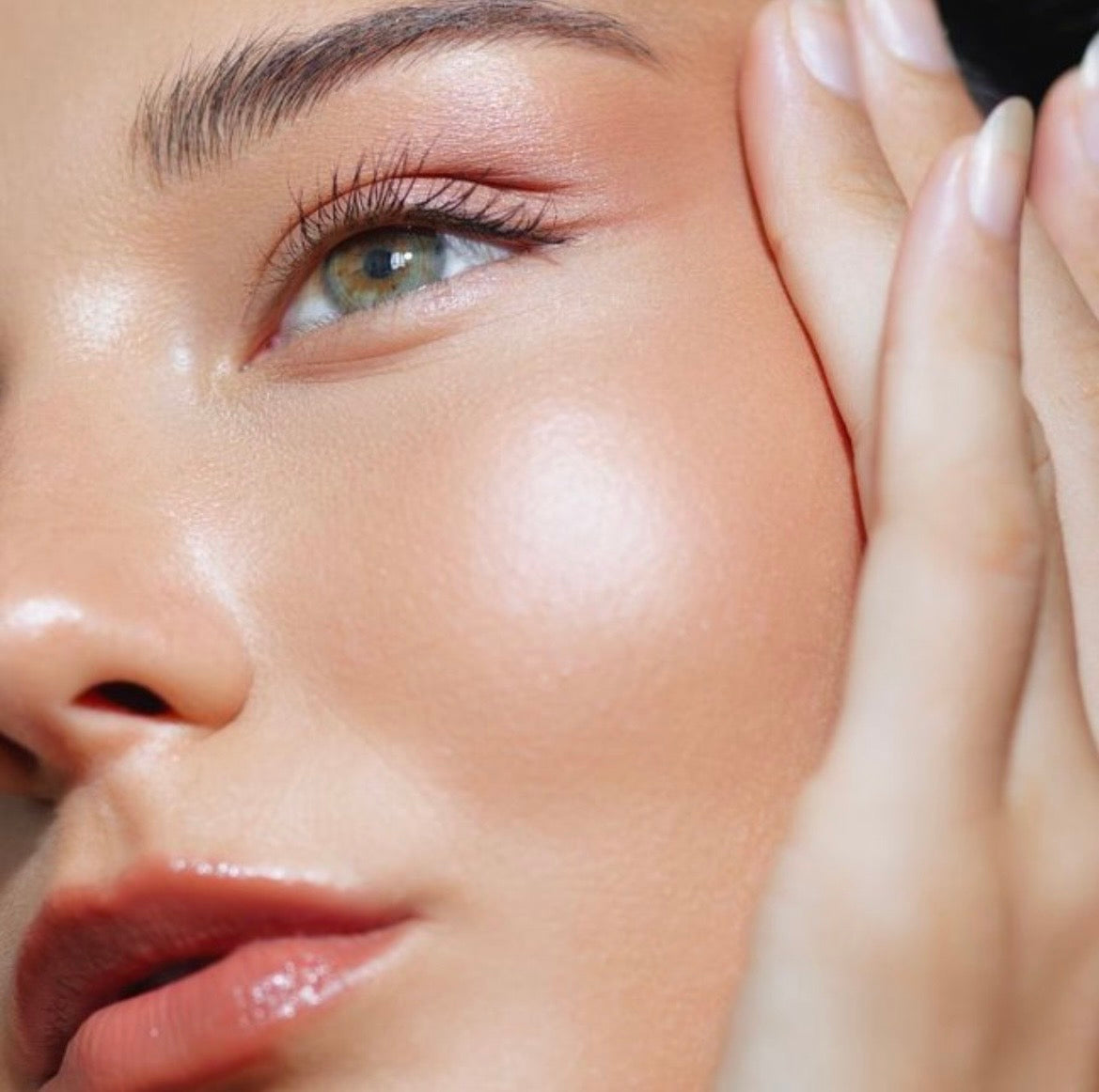 Saúde da pele: o papel do Óleo de Espinheiro-Marítimo da Terezia